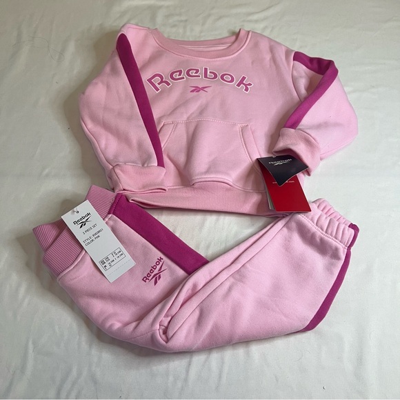 Reebok Other - Reebok 2 Piece Performance Fleece Sweatshirt & Jogger Sweatpants Set in Pink